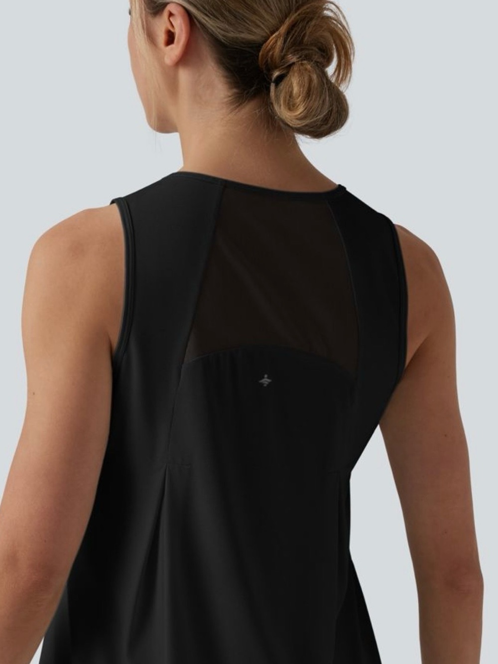 BNWT Contrast Mesh Curved Hem Running Tank Top